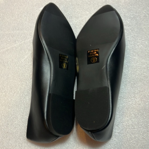 Black pointy flats. Black. Size 9. New. - Picture 3 of 5